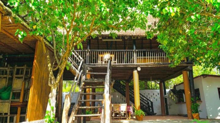 Summer Beach Hotel
